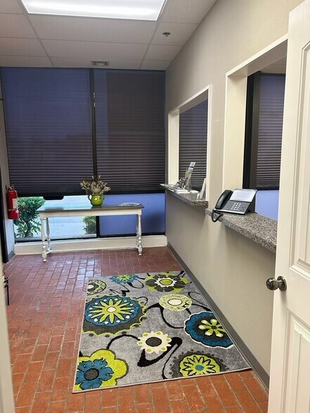 More Photos Of 309 SW 11th St, Lawton Storefront Retail Office For Lease