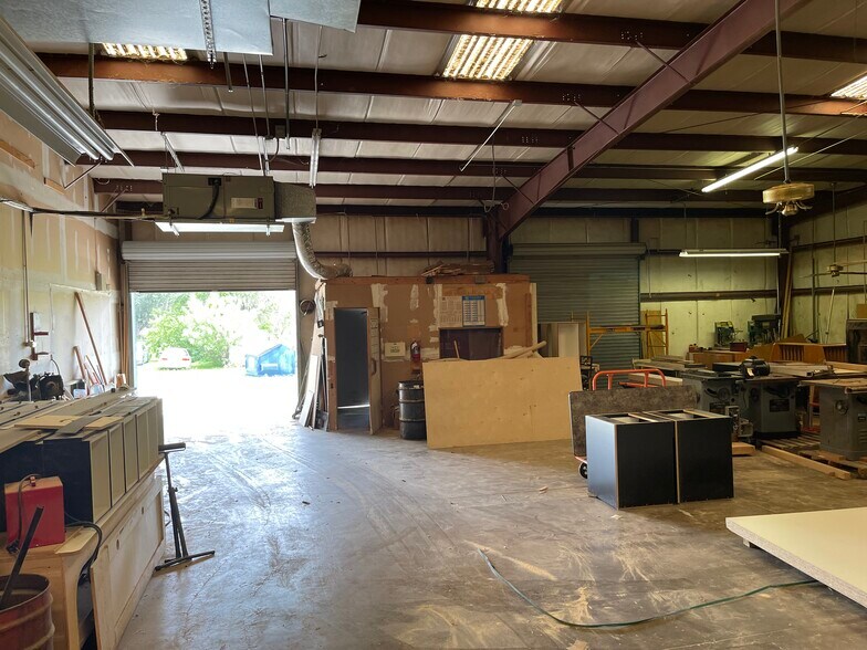 More Photos Of 280-286 E Palmetto Ave, Longwood Warehouse For Sale