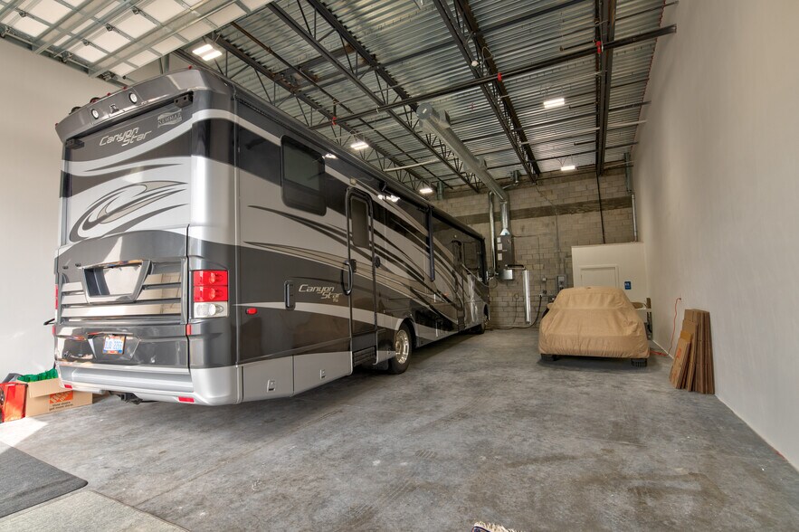 More Photos Of 7040 SE Federal Hwy, Hobe Sound Warehouse For Sale