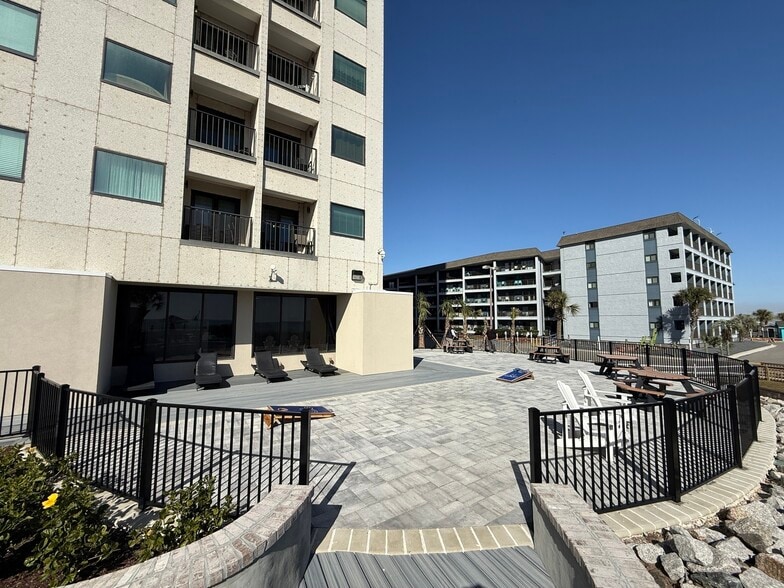 More Photos Of 5905 S Kings Hwy, Myrtle Beach Hotel For Lease