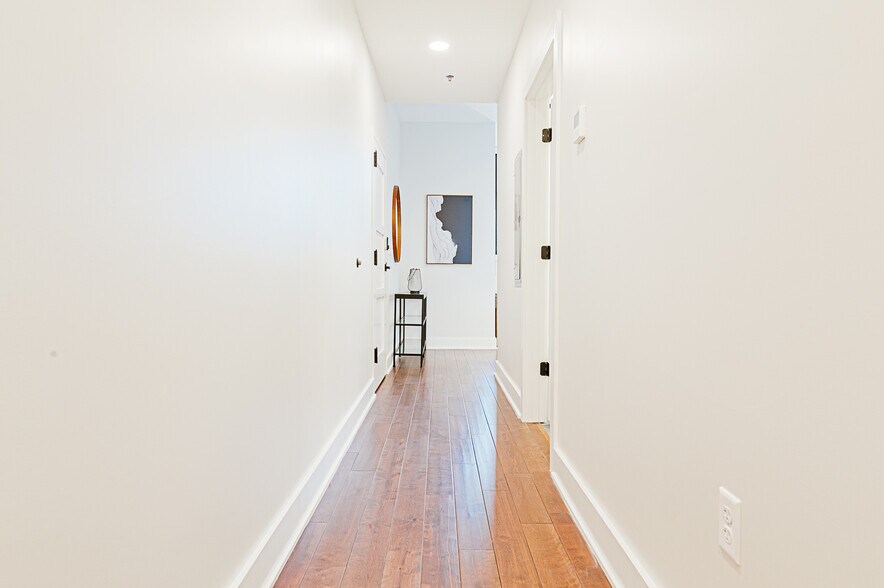 More Photos Of 122 College St, Asheville Storefront Retail Residential For Sale