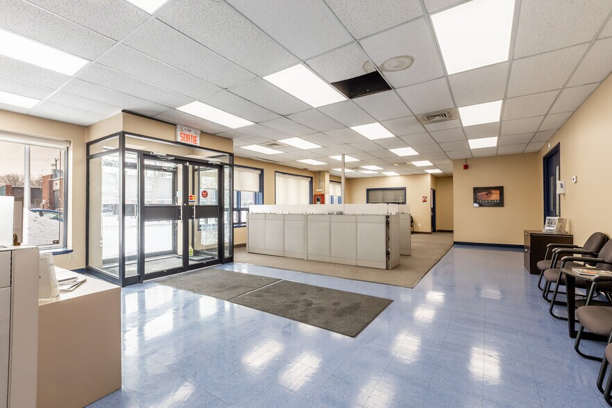 More Photos Of 2665 Rue De Miniac, Montréal Warehouse For Sale