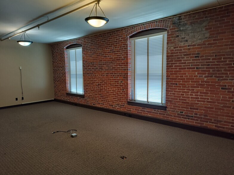 More Photos Of 170 S Lincoln St, Spokane Loft Creative Space For Lease