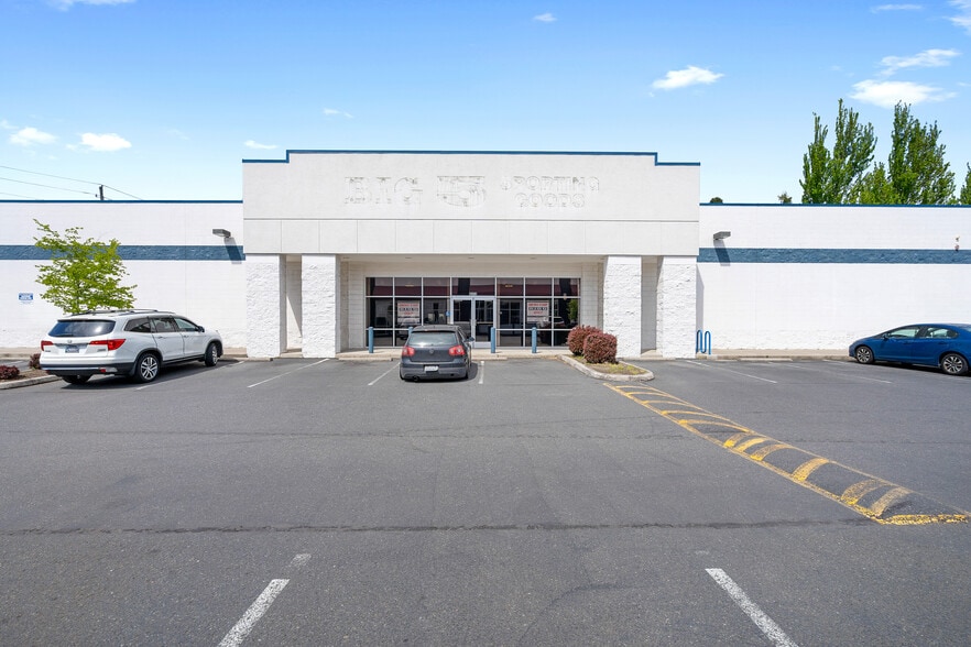 More Photos Of 8313 NE Highway 99, Vancouver Freestanding For Sale