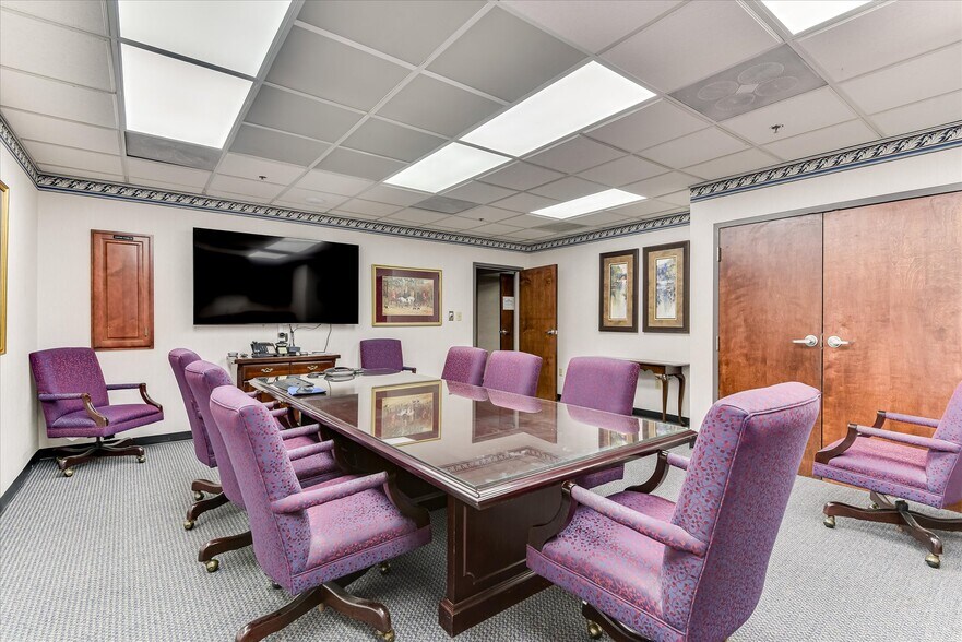 More Photos Of 1089 Augusta Rd, Warrenville Office For Lease
