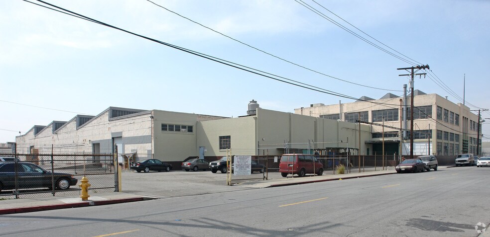 More Photos Of 2254 E 49th St, Vernon Manufacturing For Lease