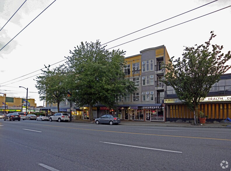More Photos Of 8059 Granville St, Vancouver Apartments For Sale