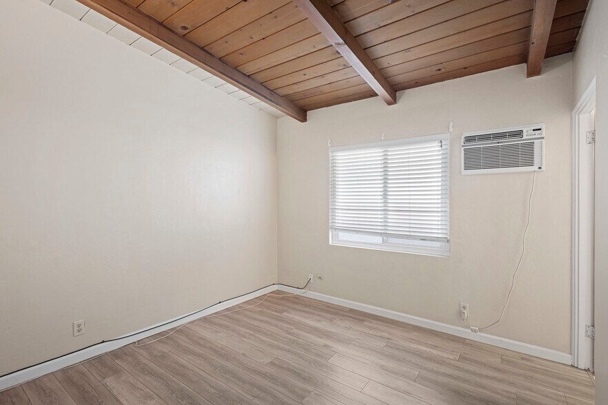 More Photos Of 310 Gladys Ave, Mountain View Apartments For Sale