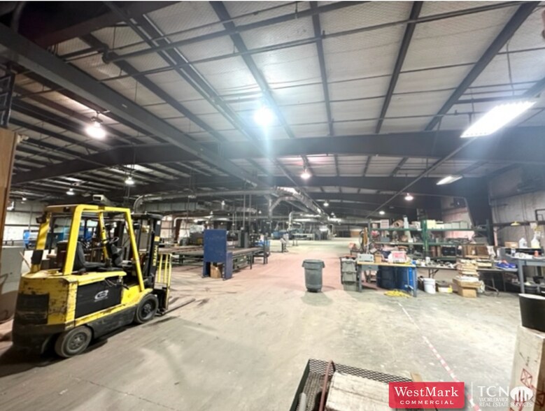 More Photos Of 2002 N Avenue N, Lubbock Manufacturing For Lease