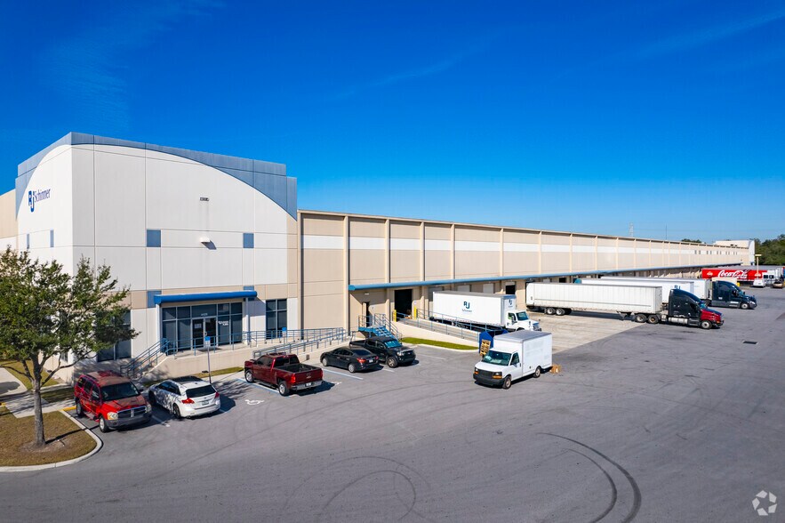 More Photos Of 4409-4443 Madison Industrial Ln, Tampa Warehouse For Lease