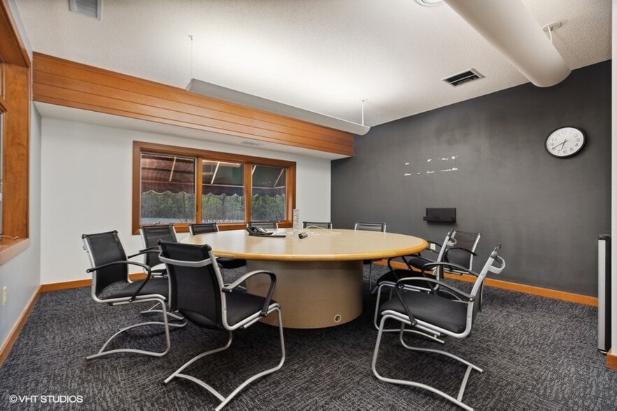 More Photos Of 454 County Rd V V, Somerset Manufacturing For Sale