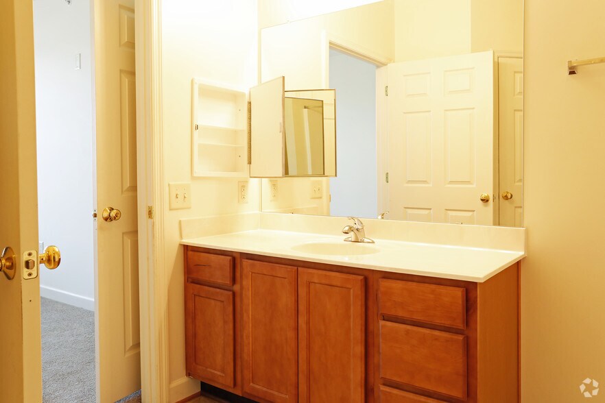 More Photos Of 1220 N King St, Hampton Apartments For Lease