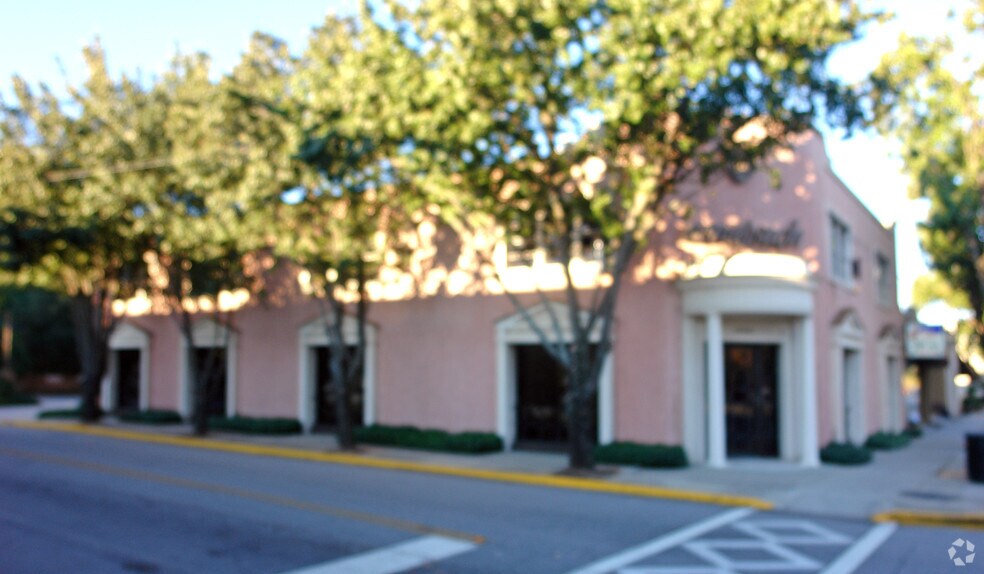 More Photos Of 2740 Devine St, Columbia Storefront Retail Office For Lease