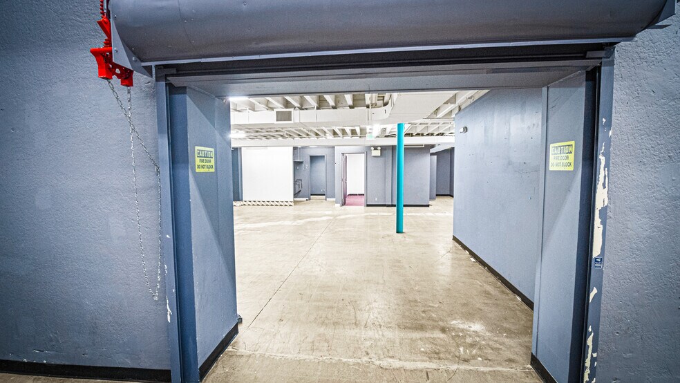 More Photos Of 236-242 Pine Ave, Long Beach Storefront Retail Office For Lease