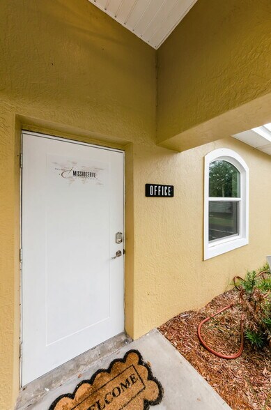 More Photos Of 11748 La Madera Blvd, Port Richey Office For Sale