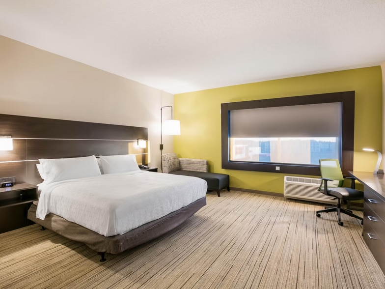 More Photos Of 10573 Brightman Blvd, Jacksonville Hotel For Sale