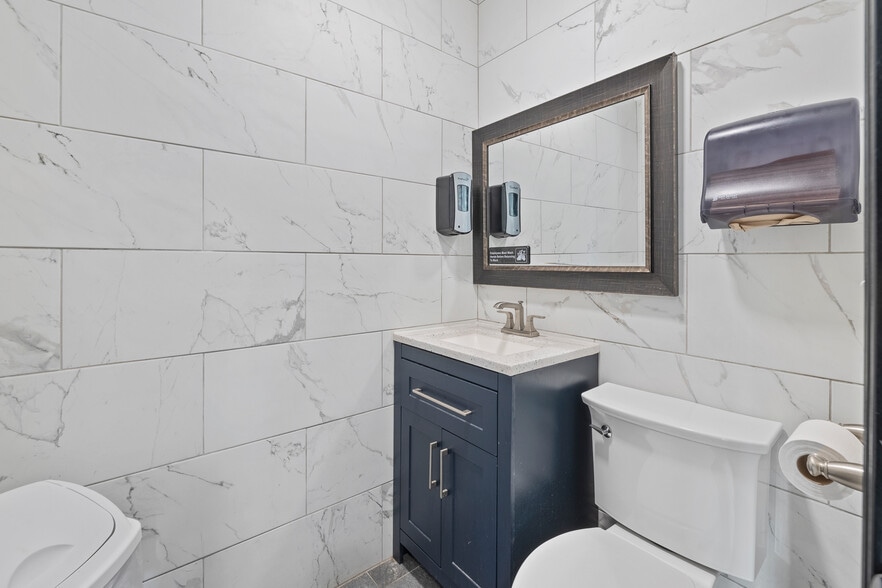 More Photos Of 4697 4697 St, Manchester Center Restaurant For Sale