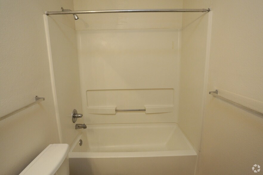 More Photos Of 5600 Salem Run Blvd, Fredericksburg Apartments For Sale