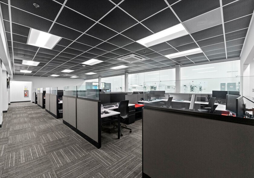 More Photos Of 258 Aviation Dr, Statesville Warehouse For Sale