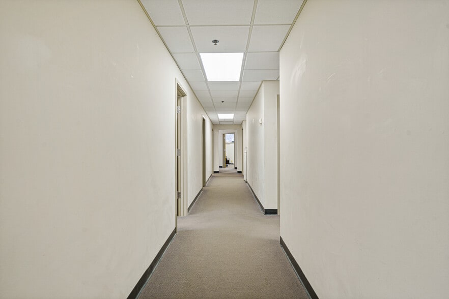 More Photos Of 1641 Crystal Ave, Kansas City Warehouse For Sale