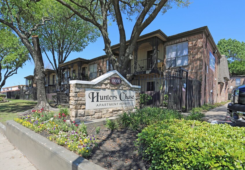 More Photos Of 10000 Hammerly Blvd, Houston Apartments For Sale