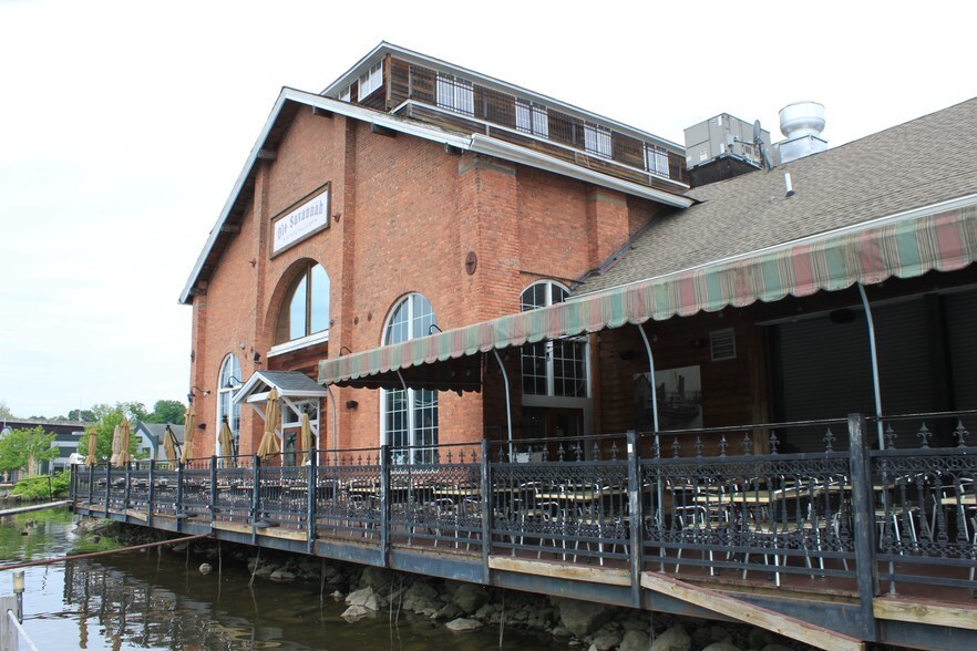 More Photos Of 88-110 Rondout Landing, Kingston Restaurant For Sale