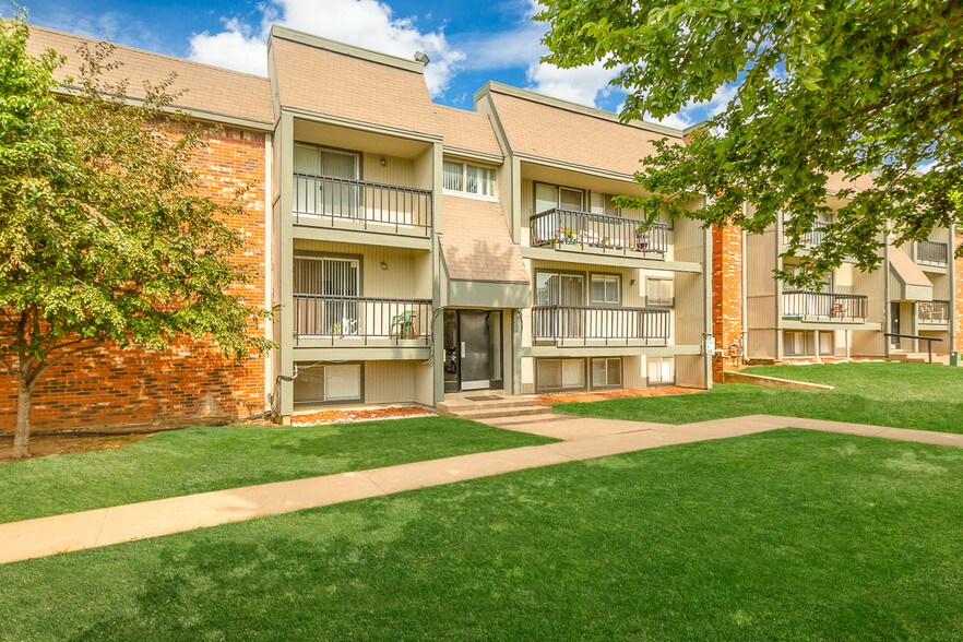 More Photos Of 1311 N Ash Pl, Owasso Apartments For Sale