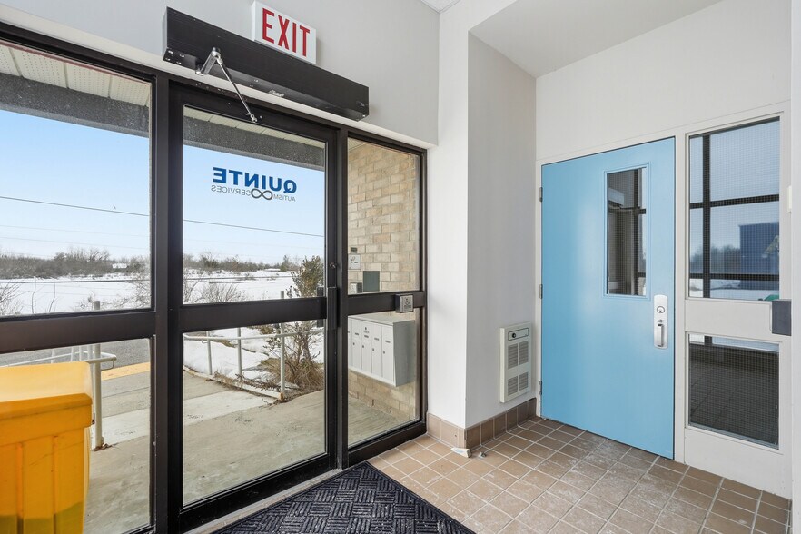 More Photos Of 149 N Murray St, Quinte West Office For Sale