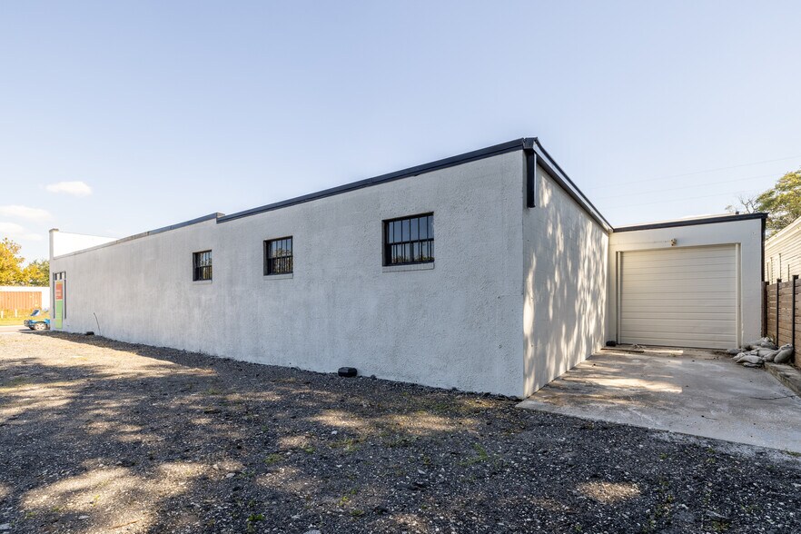 More Photos Of 452 E 8th St, Jacksonville Light Manufacturing For Sale