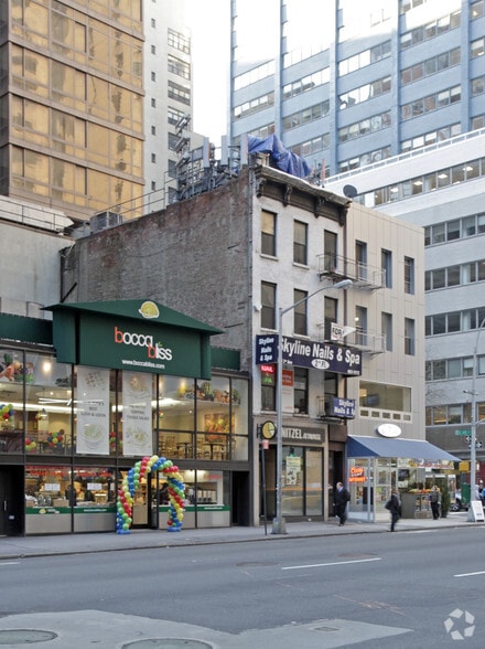 More Photos Of 723 Third Ave, New York Storefront Retail Residential For Lease