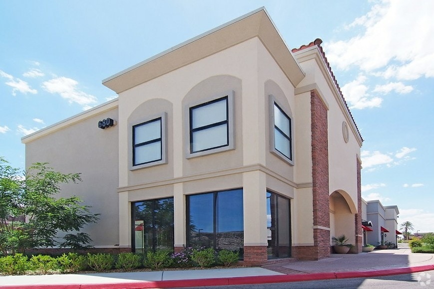 More Photos Of 670 S Green Valley Pky, Henderson Storefront Retail Office For Lease