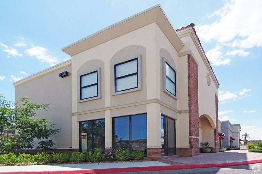 More Photos Of 670 S Green Valley Pky, Henderson Storefront Retail Office For Sale