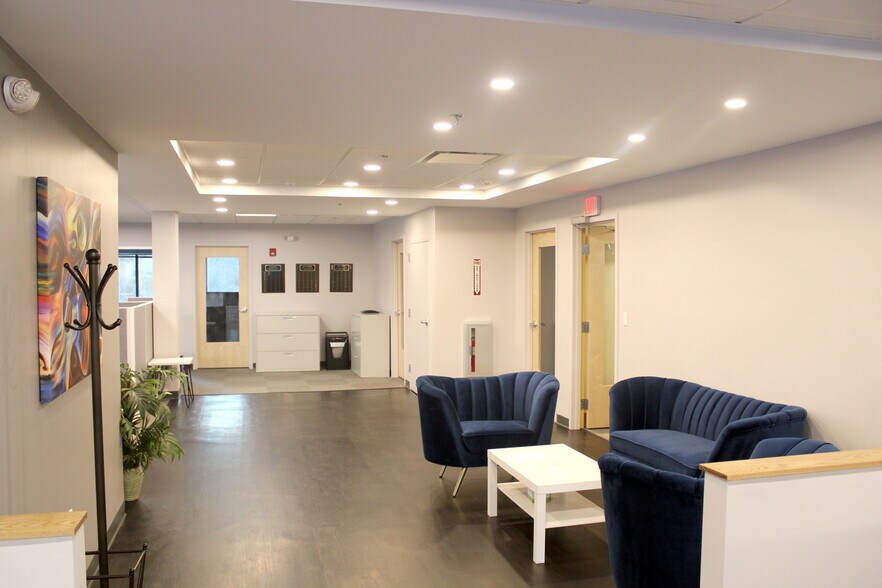 More Photos Of 289 Great Rd, Acton Office For Lease