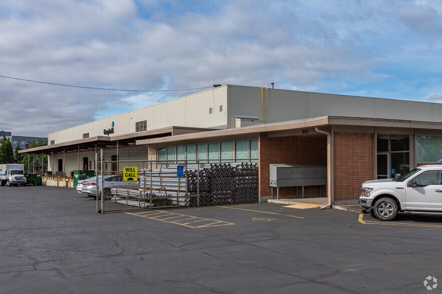 Primary Photo Of 901 NE 60th Ave, Portland Warehouse For Lease