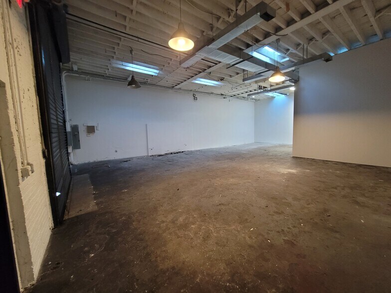 More Photos Of 272-280 Seigel St, Brooklyn General Retail For Lease