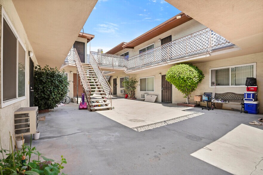 More Photos Of 4133 La Crescenta Ave, La Crescenta Apartments For Sale
