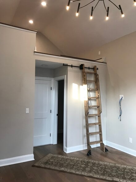 More Photos Of 251 Main St, Northport Storefront For Sale