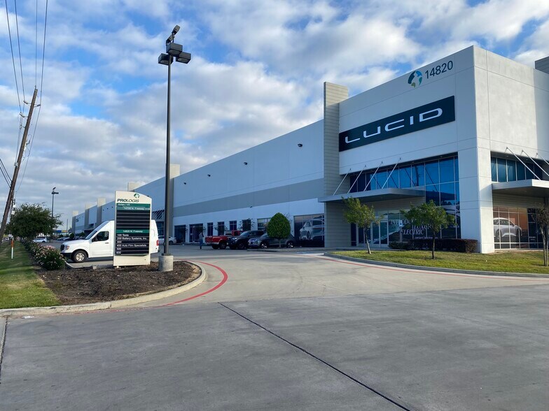More Photos Of 14504 North Fwy, Houston Office For Lease