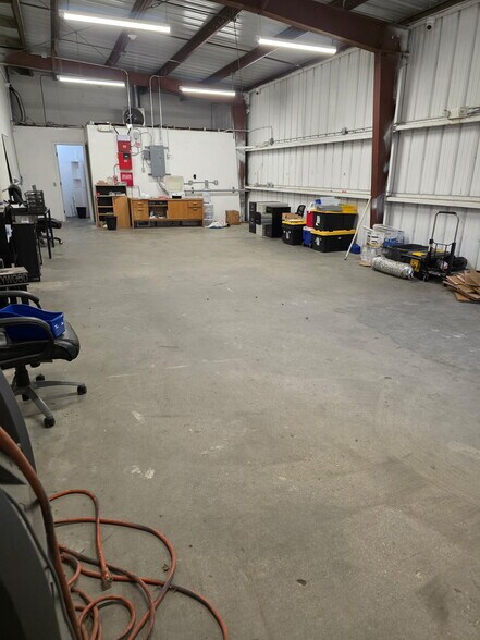 More Photos Of 405-407 N N St, Lompoc Warehouse For Lease