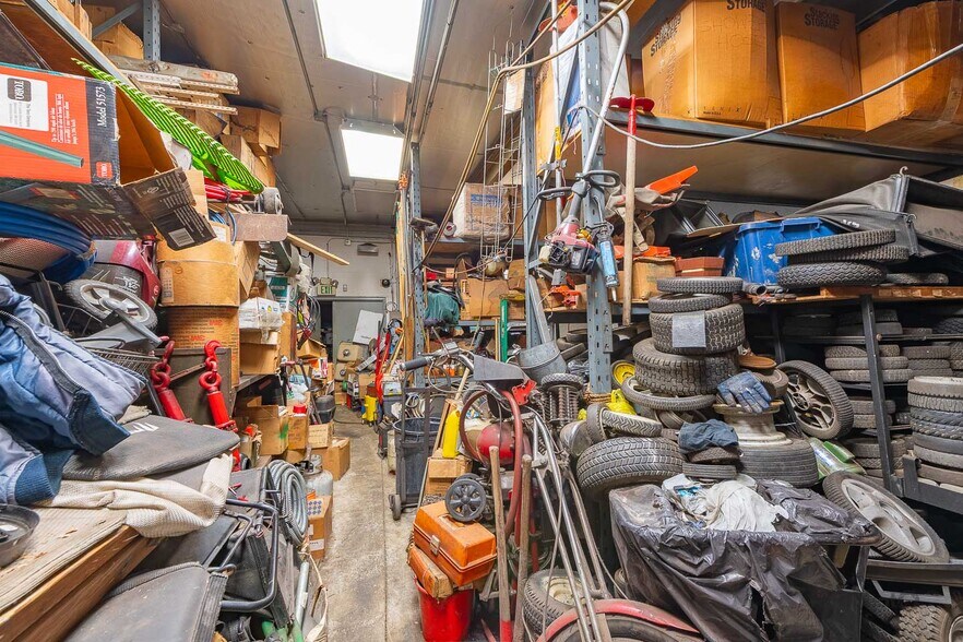 More Photos Of 601 W 47th St, Chicago Storefront Retail Residential For Sale