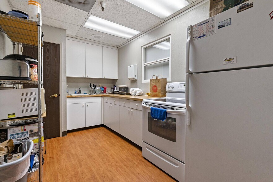 More Photos Of 110 Spring Hill Dr, Grass Valley Manufacturing For Sale