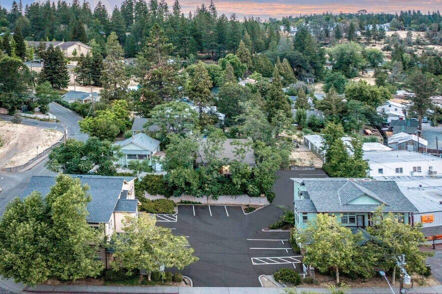 More Photos Of 406-412 E Main St, Grass Valley Office For Lease