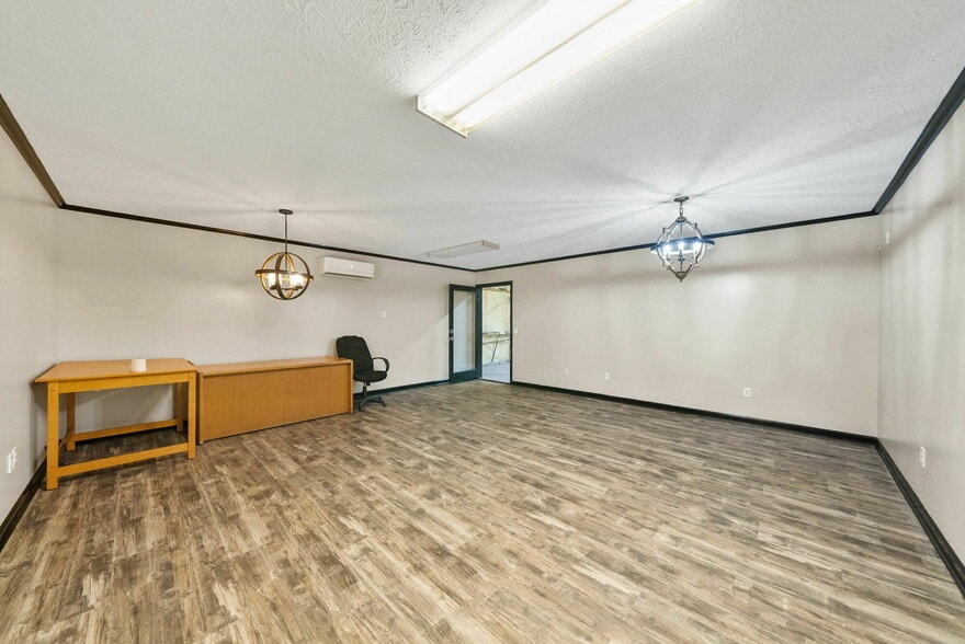 More Photos Of 1225 Transmitter Rd, Panama City Warehouse For Lease