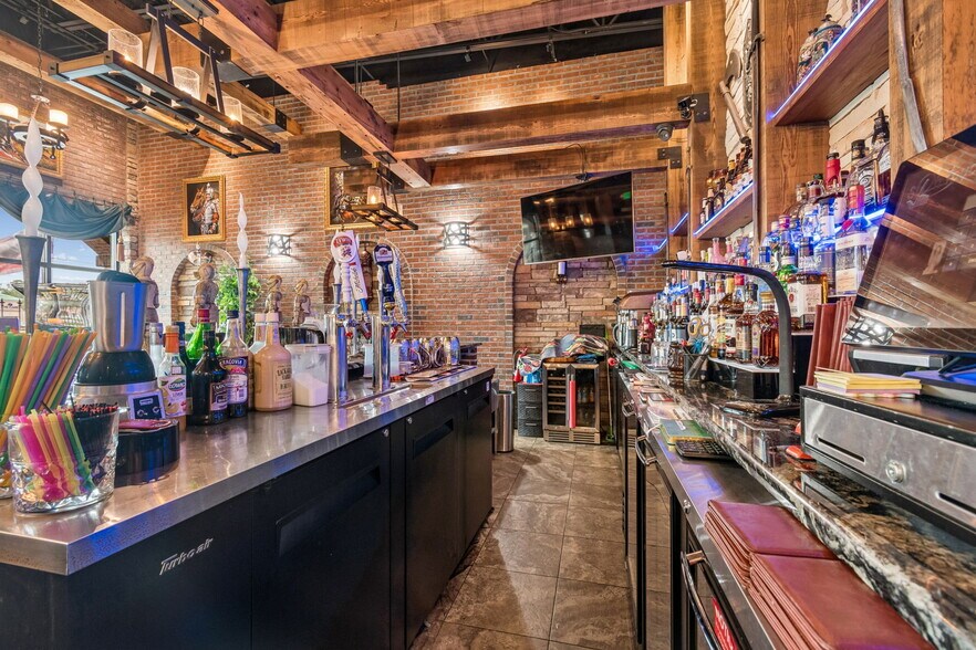 More Photos Of 3007 Commercial Way, Spring Hill Restaurant For Sale