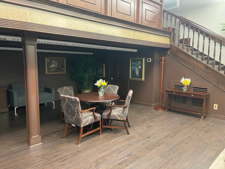 More Photos Of 107 W Michigan Ave, Kalamazoo Office For Lease