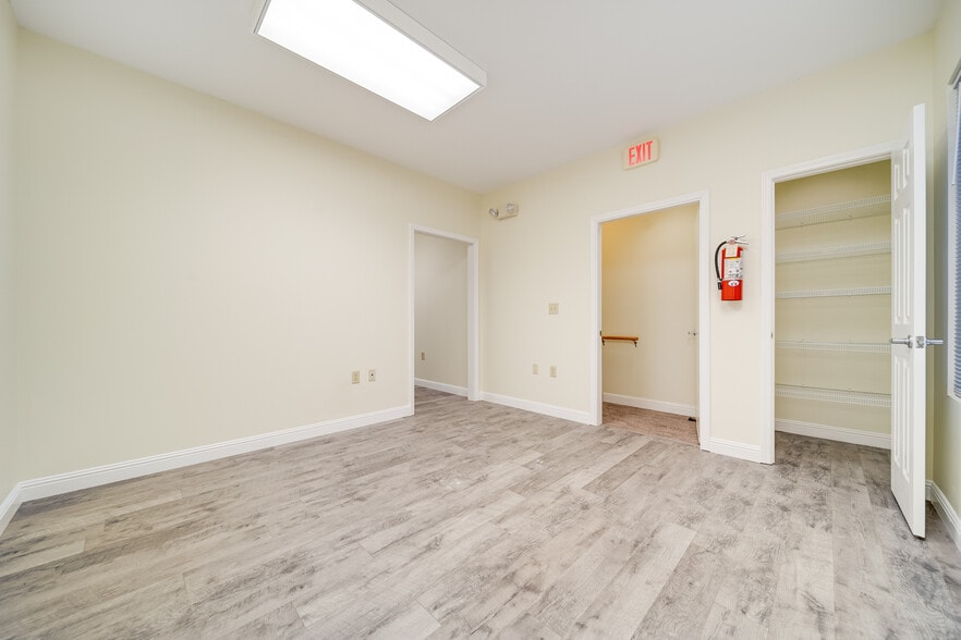 More Photos Of 180 N Belvedere Dr, Gallatin Office Residential For Lease