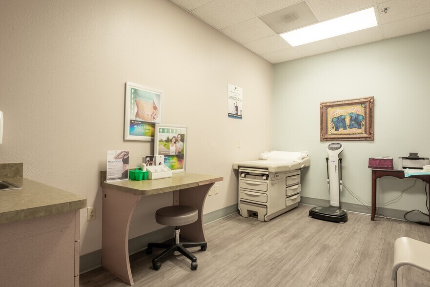 More Photos Of 291 N Pecos Rd, Henderson Medical For Lease