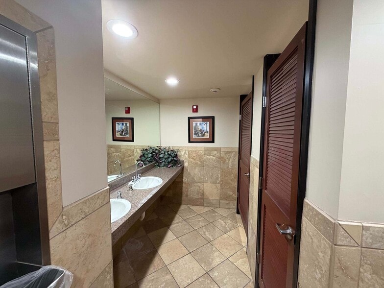 More Photos Of 215 S Wadsworth Blvd, Lakewood Medical For Sale