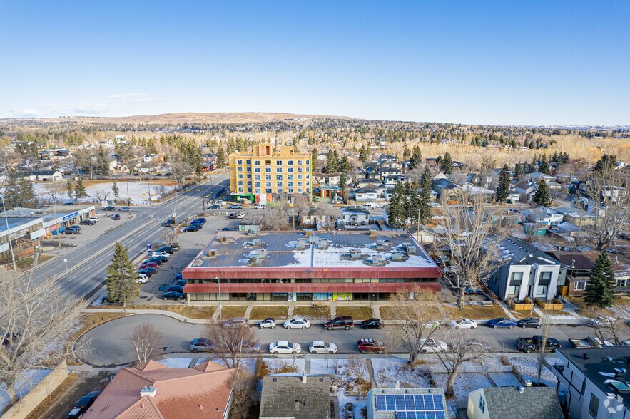 More Photos Of 2004 14th St NW, Calgary Medical For Lease