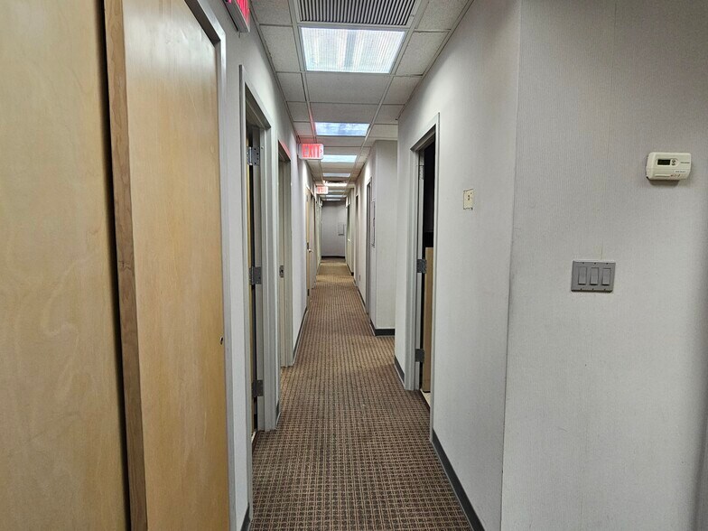 More Photos Of 202 E Main St, Huntington Medical For Lease
